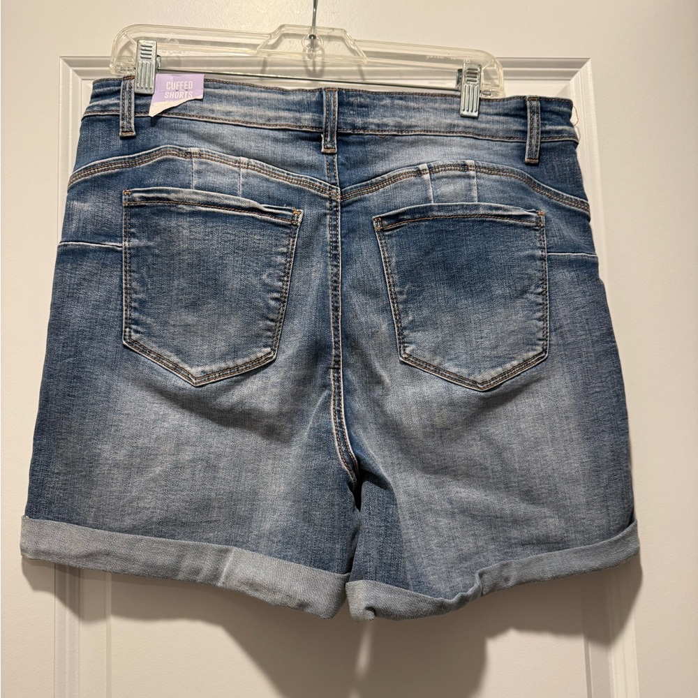 Denim Cuffed Shorts Size 2x - Picture 2 of 3